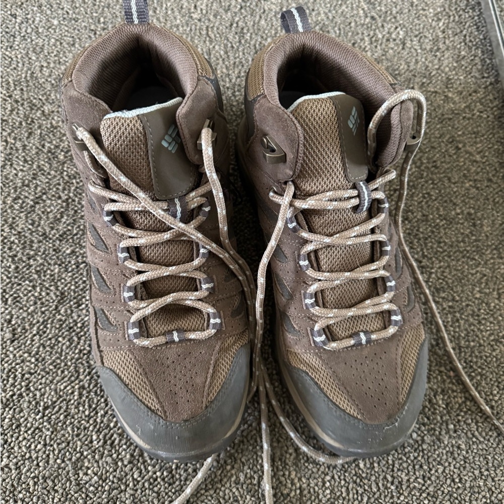 Columbia Hike Boots